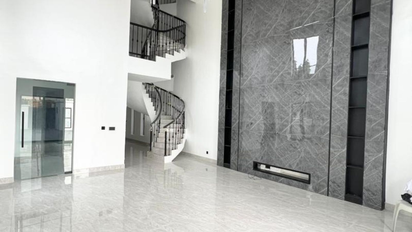 5 Bedroom Fully Detached Duplex