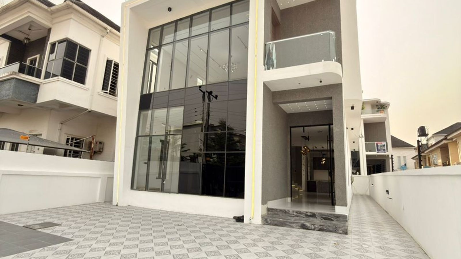 5 Bedroom Fully Detached Duplex