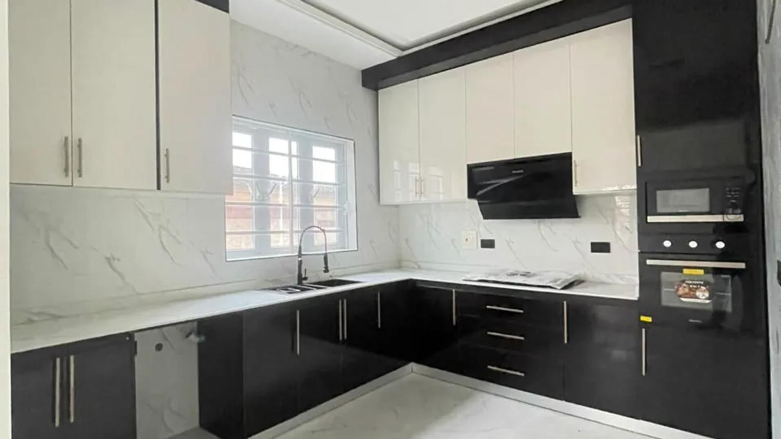 4 BEDROOM SEMI-DETACHED WITH BQ