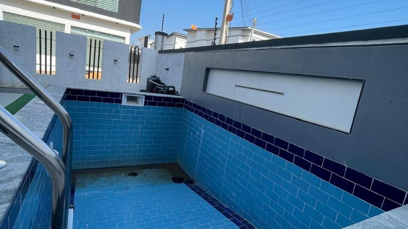 5 Bedroom Fully Detached Duplex