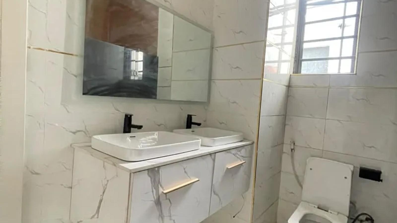 5 Bedroom Fully Detached Duplex