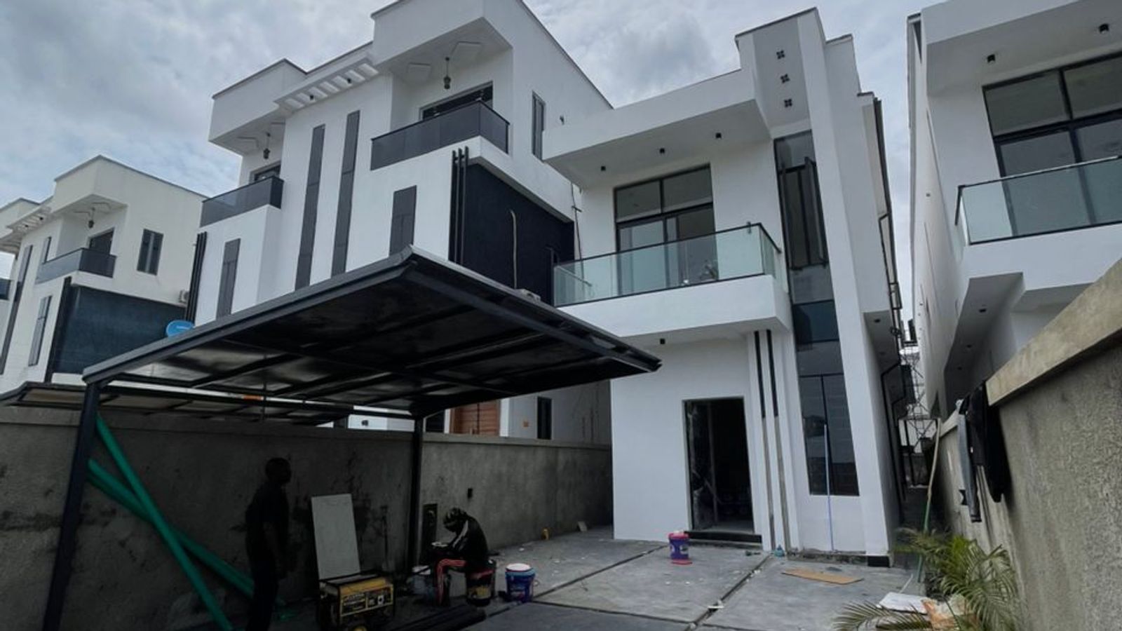 5 Bedroom Fully Detached Duplex