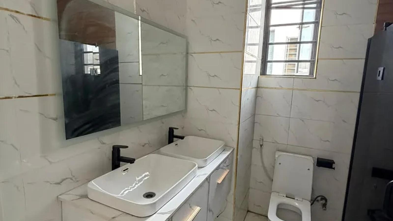 5 Bedroom Fully Detached Duplex