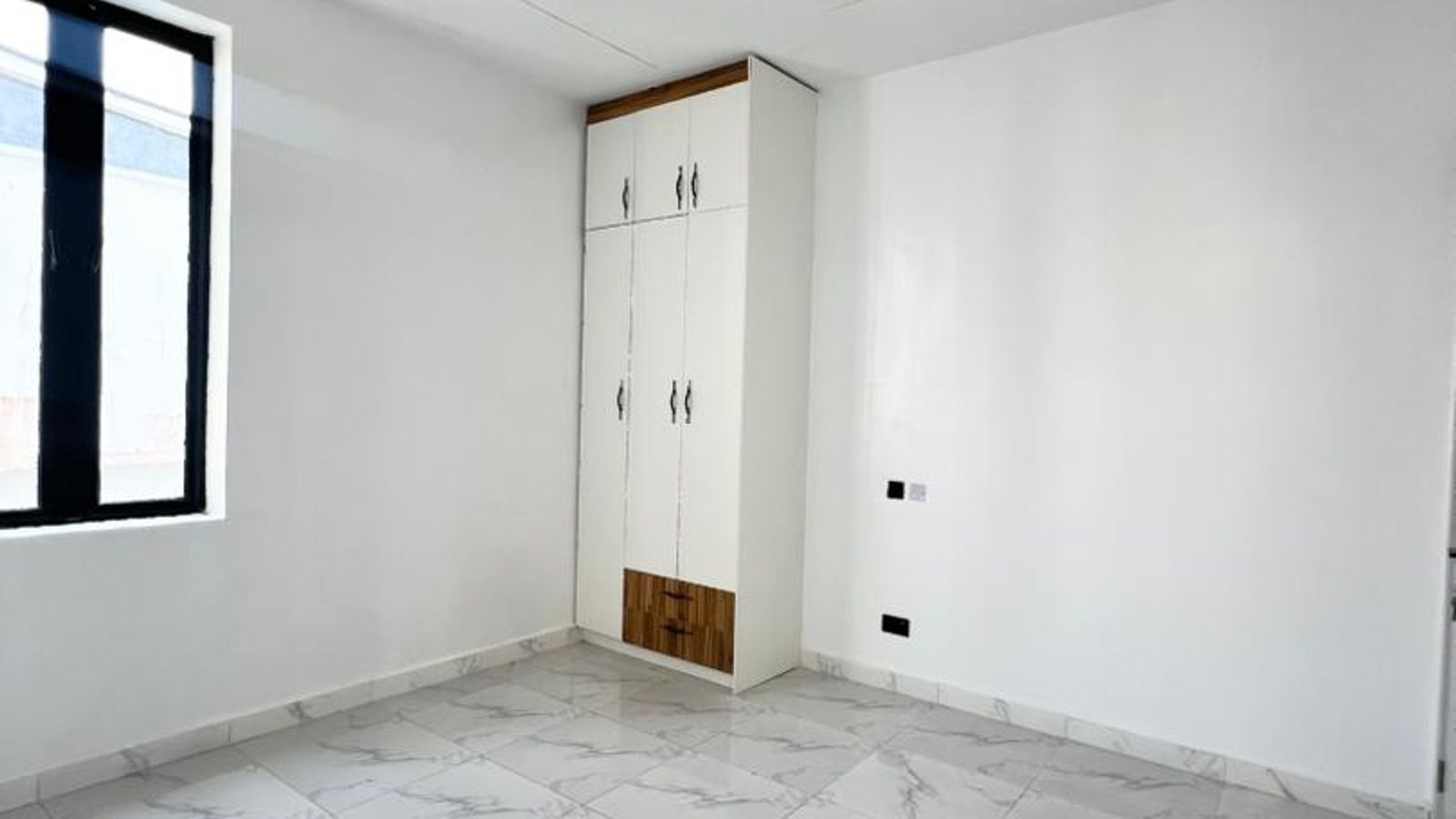 5 Bedroom Fully Detached Duplex