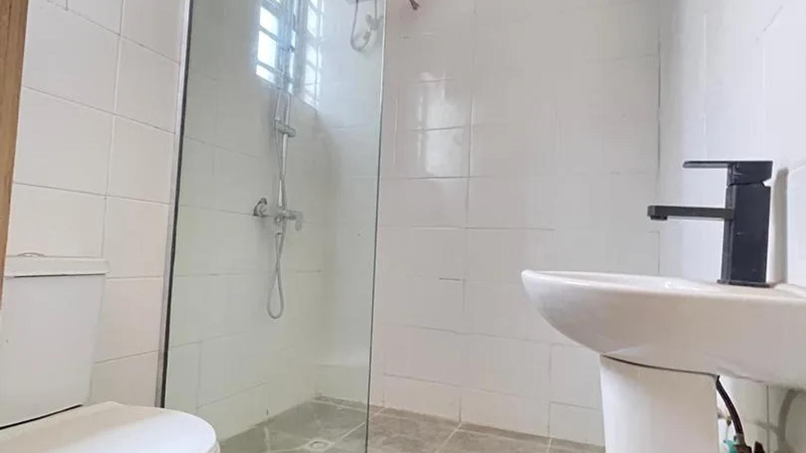 5 Bedroom Semi Detached Duplex