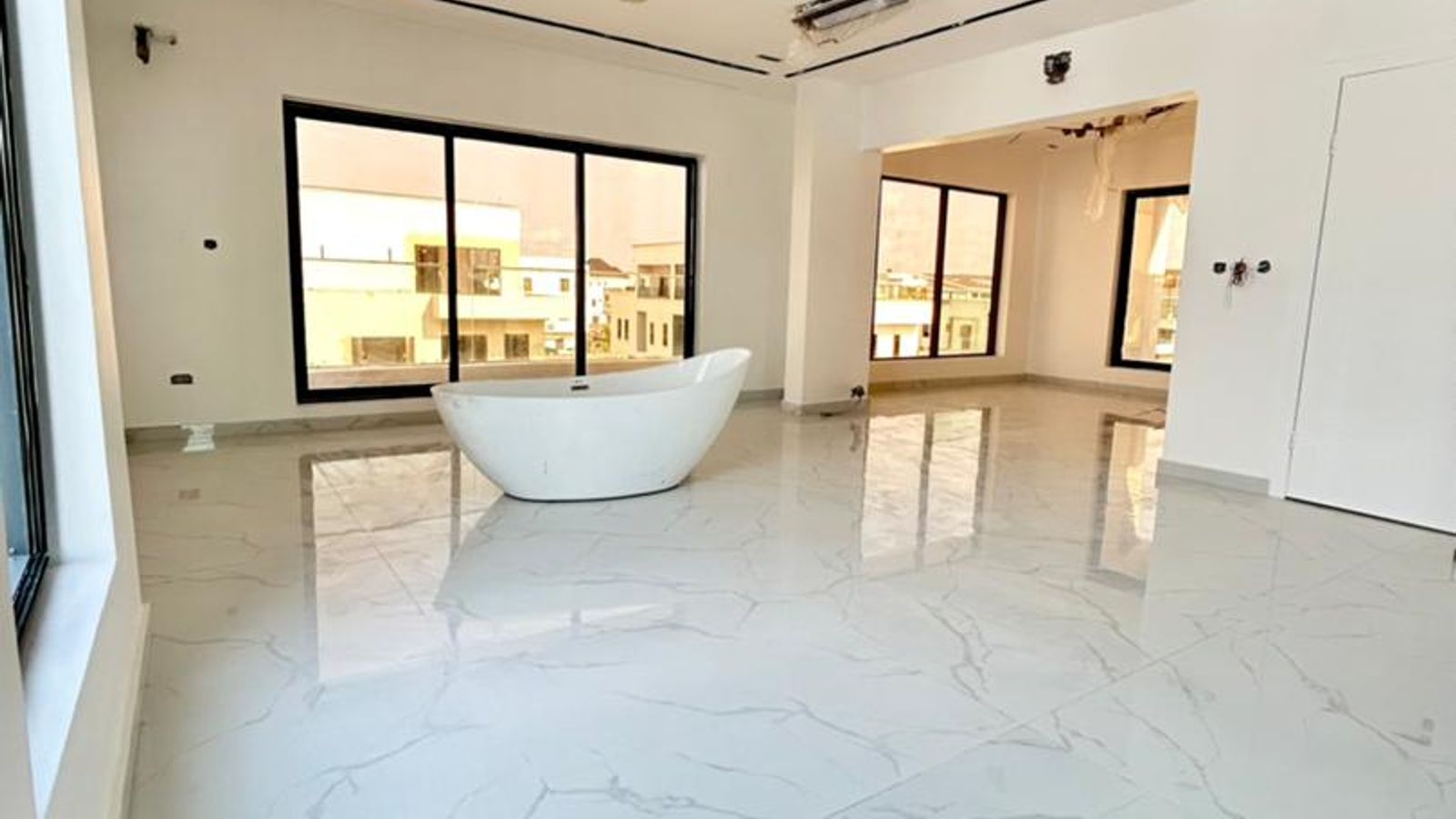 6 Bedroom Fully Detached Duplex
