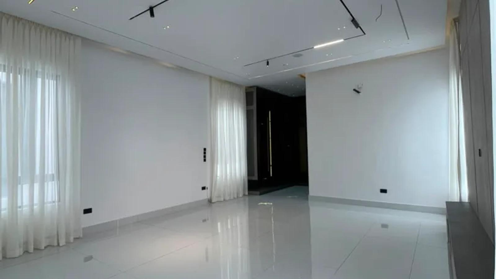 5 Bedroom Fully Detached Duplex
