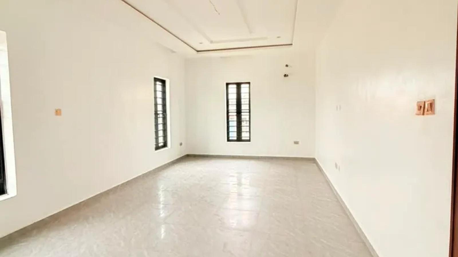 5 Bedroom Fully Detached Duplex