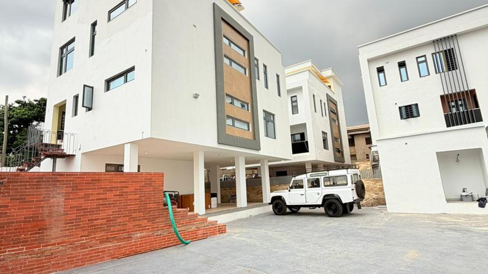 5 Bedroom Fully Detached Duplex