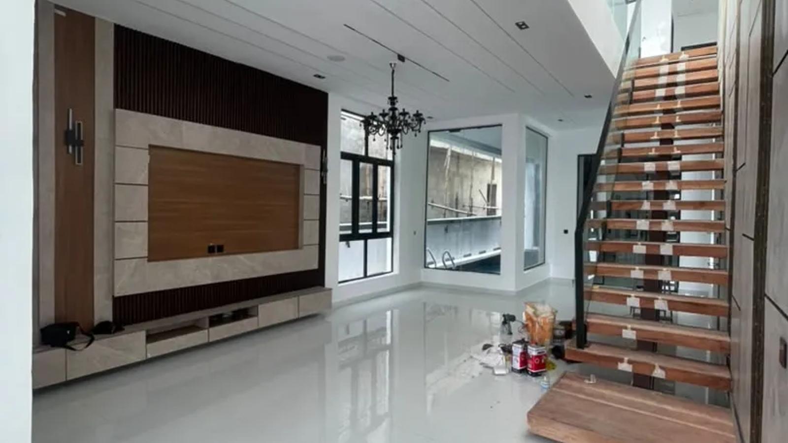 5 Bedroom Fully Detached Duplex