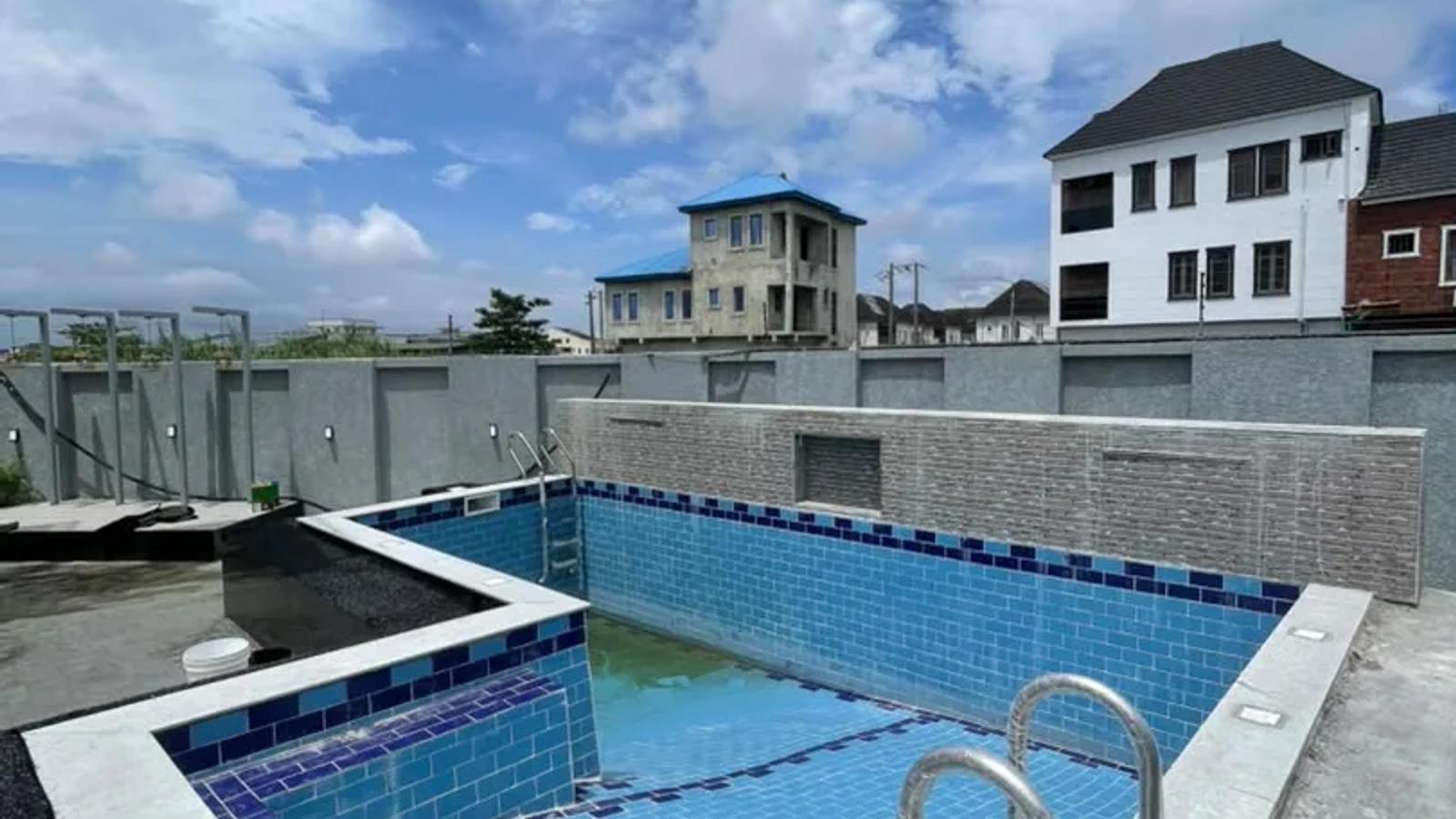 5 Bedroom Fully Detached Duplex