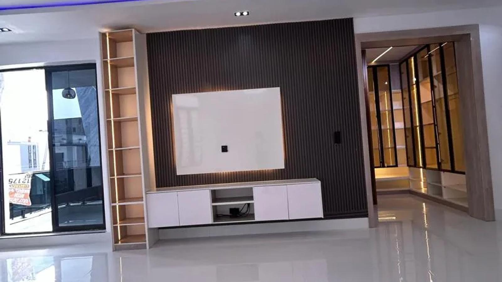 5 Bedroom Fully Detached Duplex