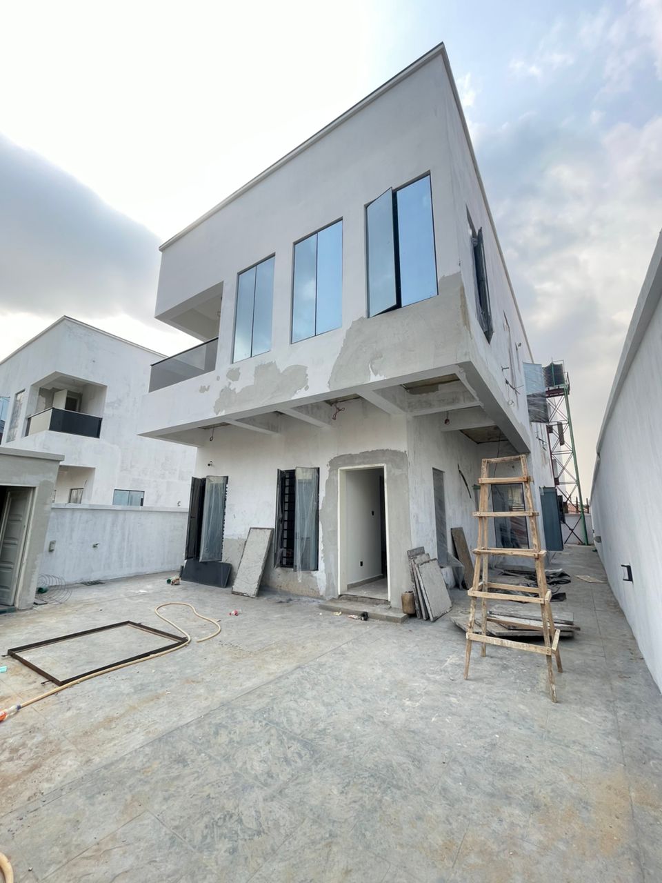 5 Bedroom Fully Detached Duplex