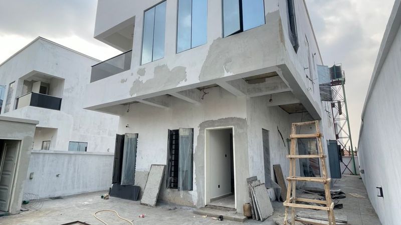 5 Bedroom Fully Detached Duplex
