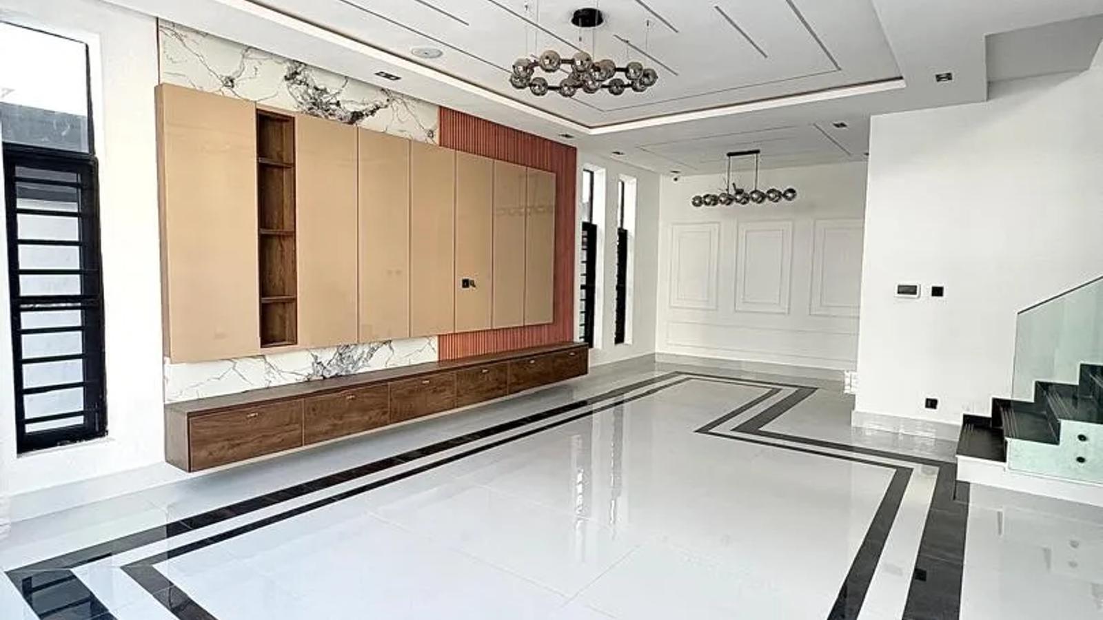 5 Bedroom Fully Detached Duplex