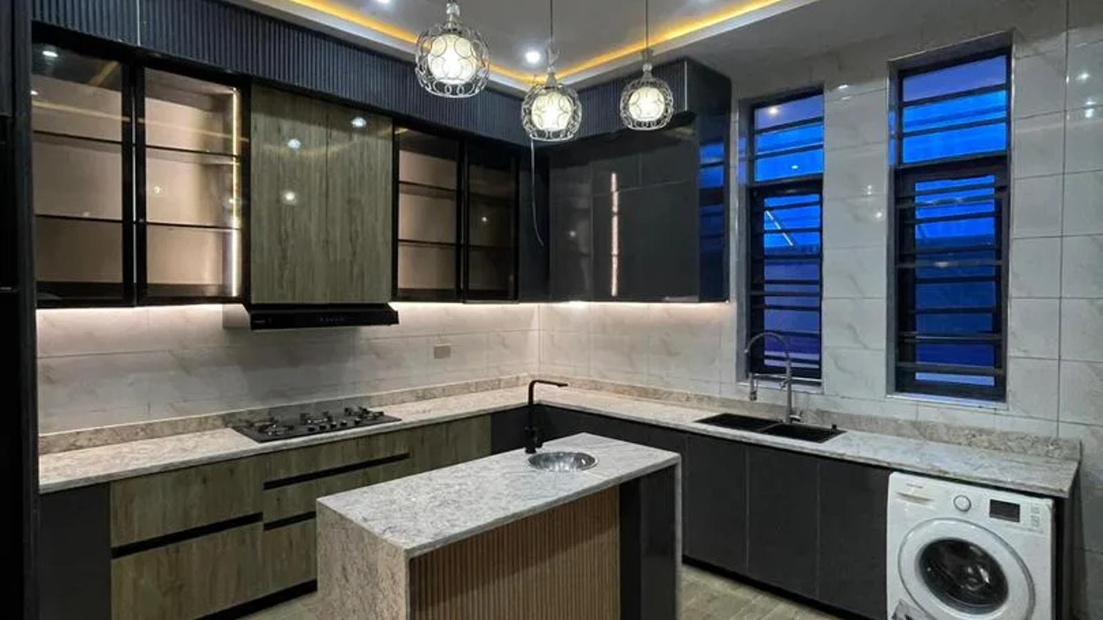 5 Bedroom Fully Detached Duplex