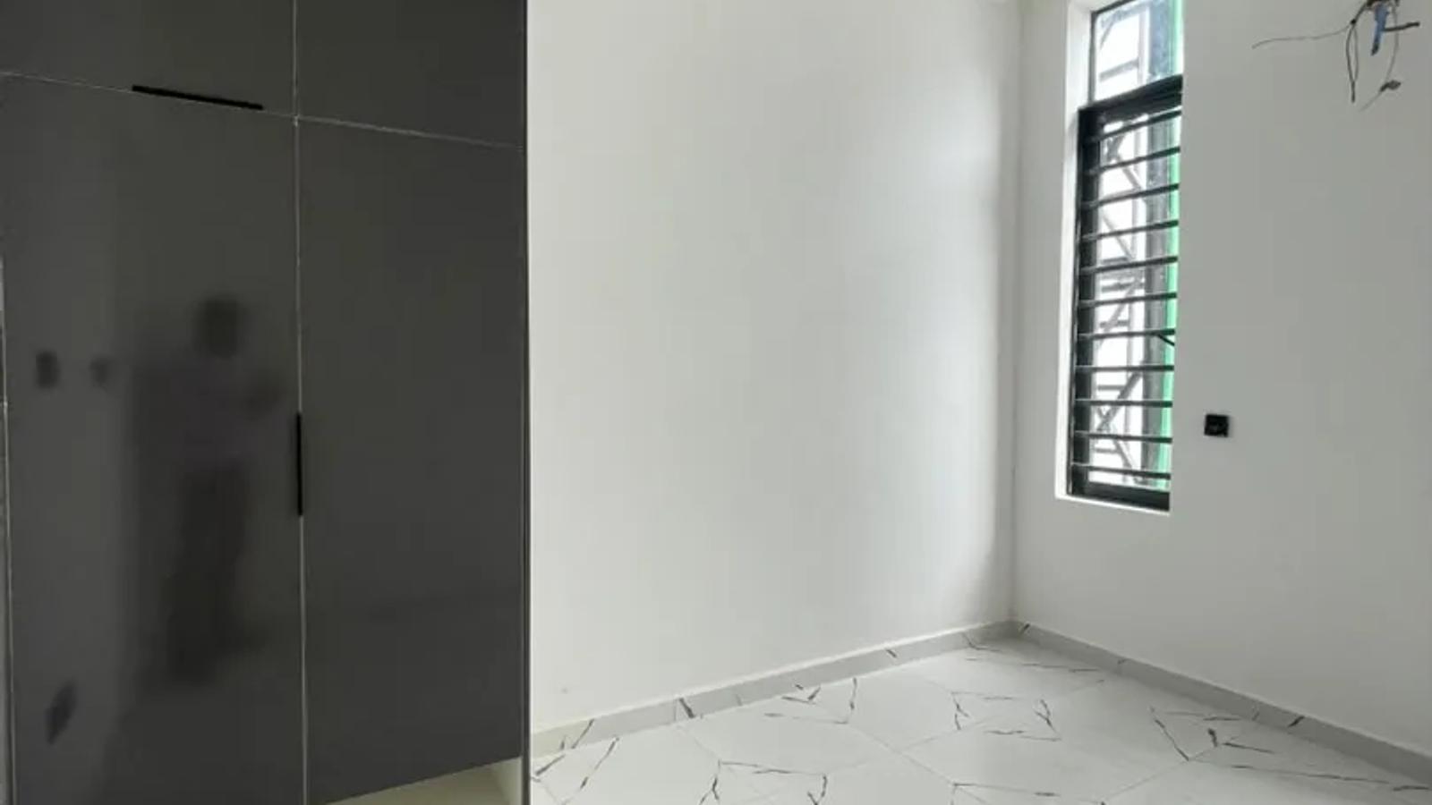 4 BEDROOM SEMI-DETACHED DUPLEX WITH BQ
