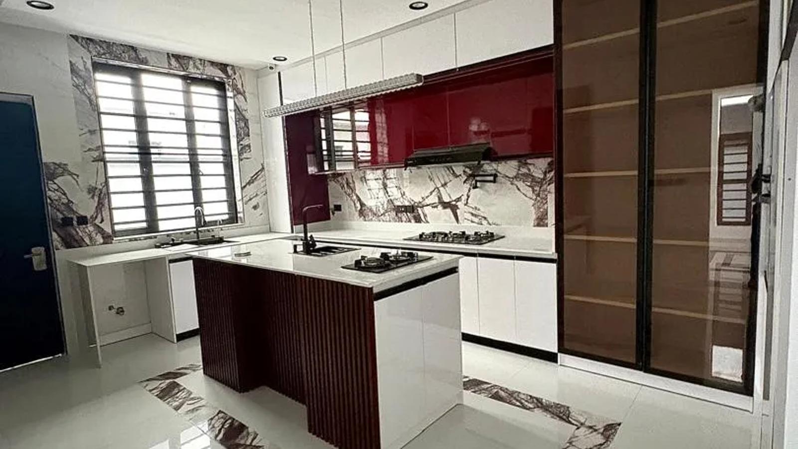 5 Bedroom Fully Detached Duplex
