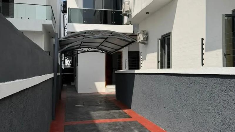 4 Bedroom Fully Detached Duplex