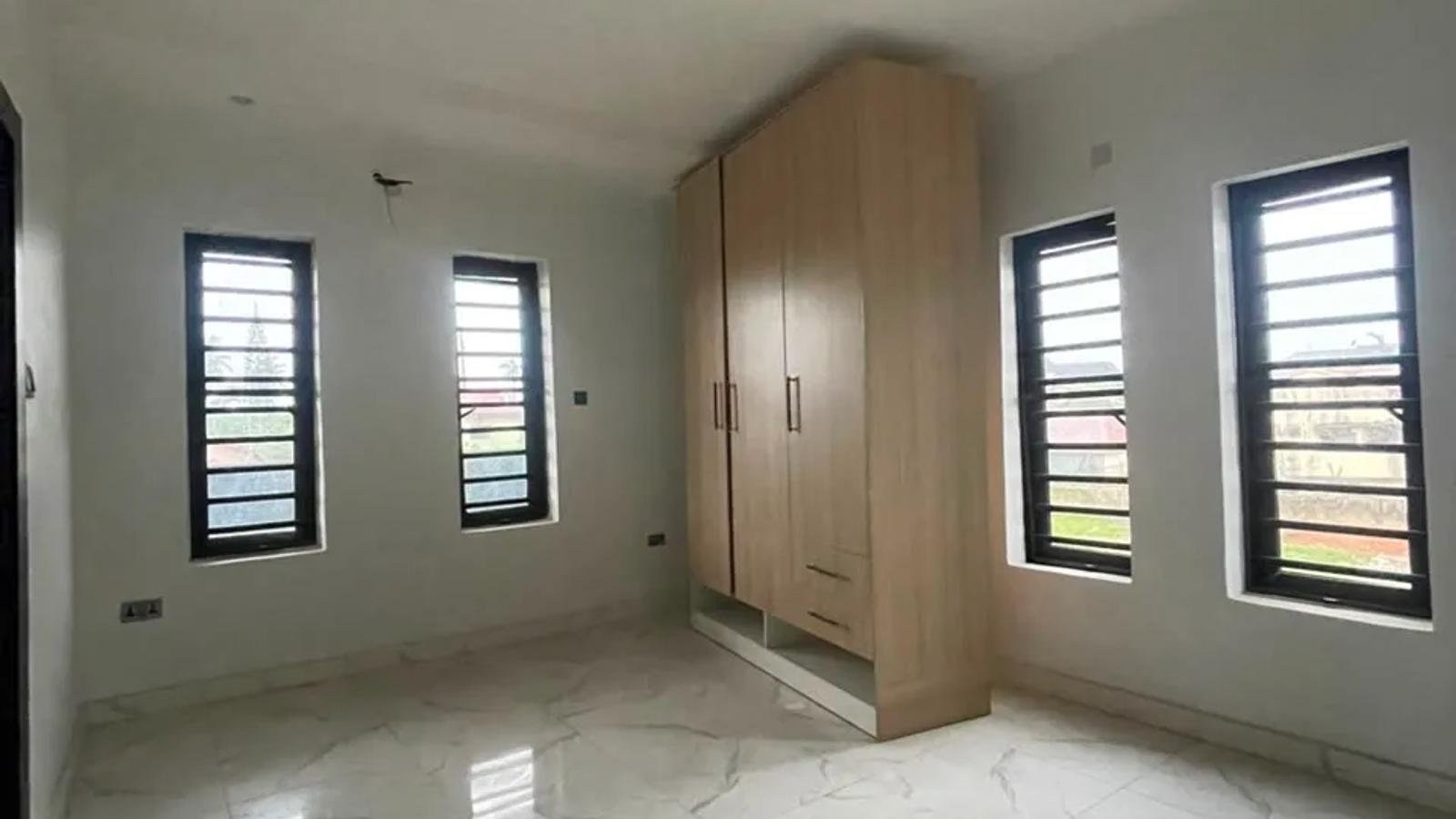 5 BEDROOM TERRACE