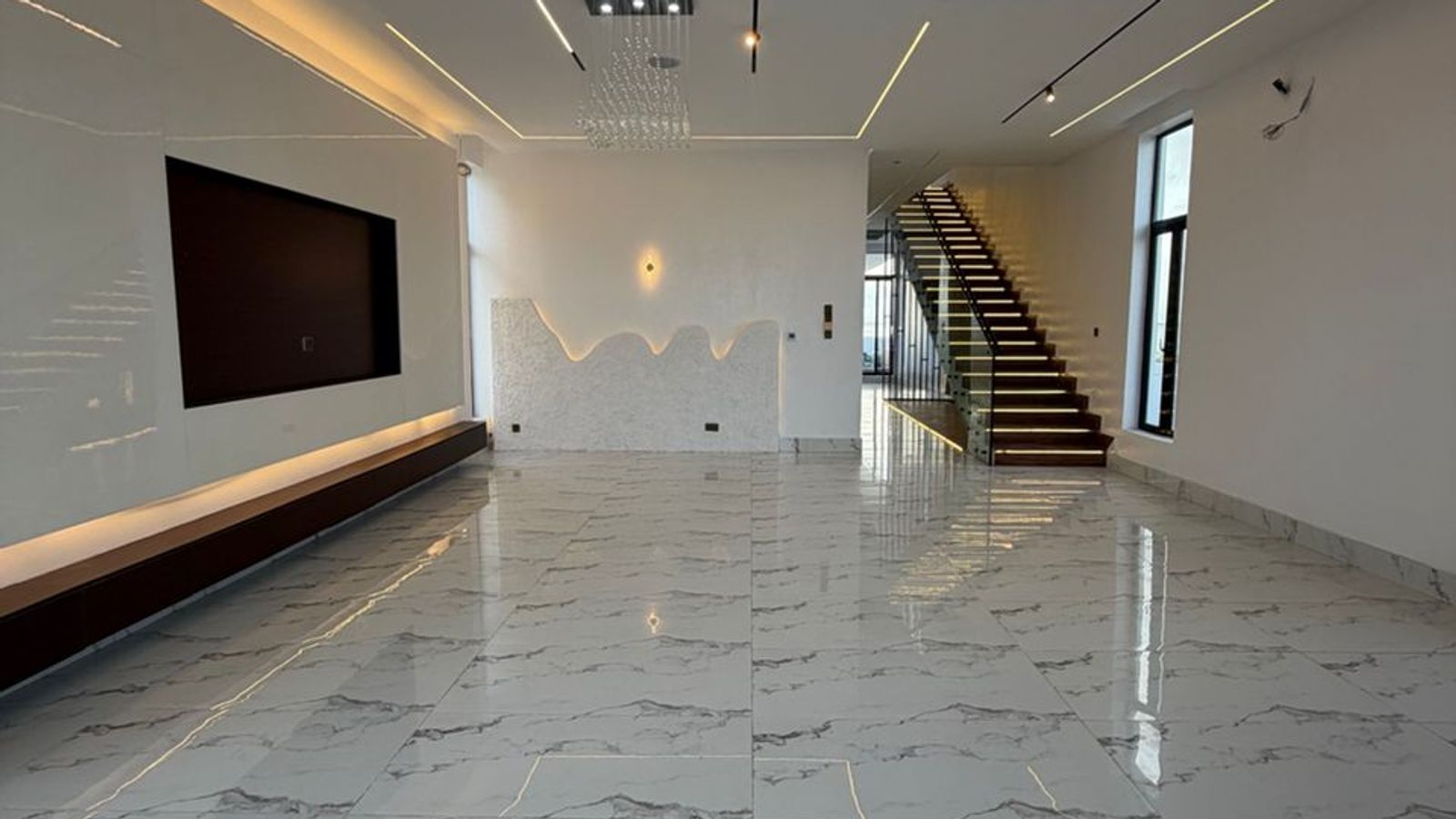5 Bedroom Fully Detached Duplex