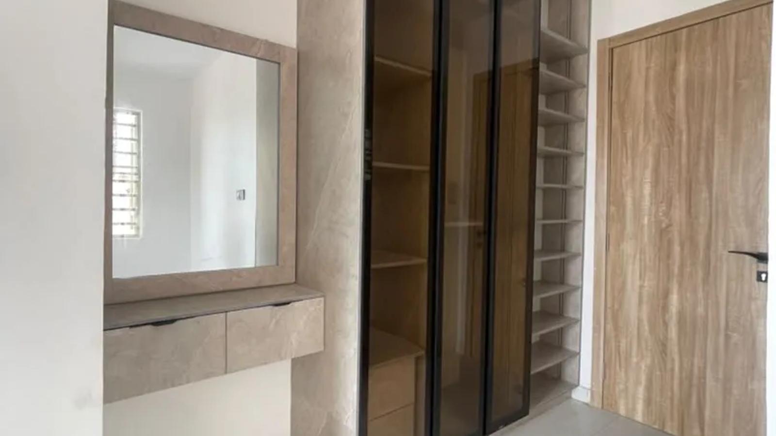 2 BEDROOM APARTMENT
