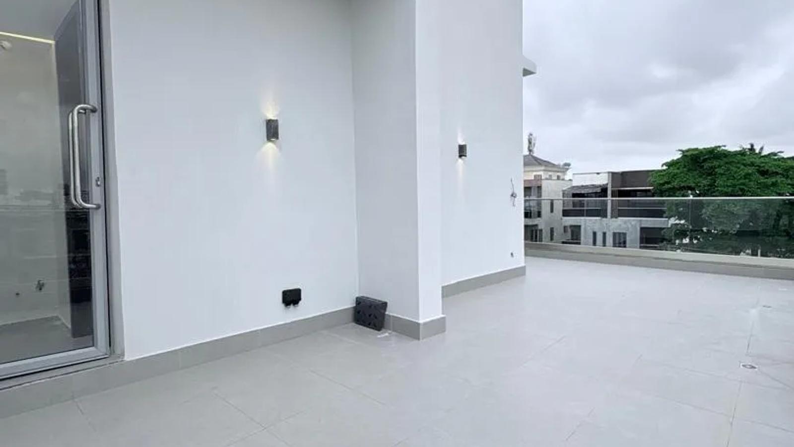 5 Bedroom Fully Detached Duplex