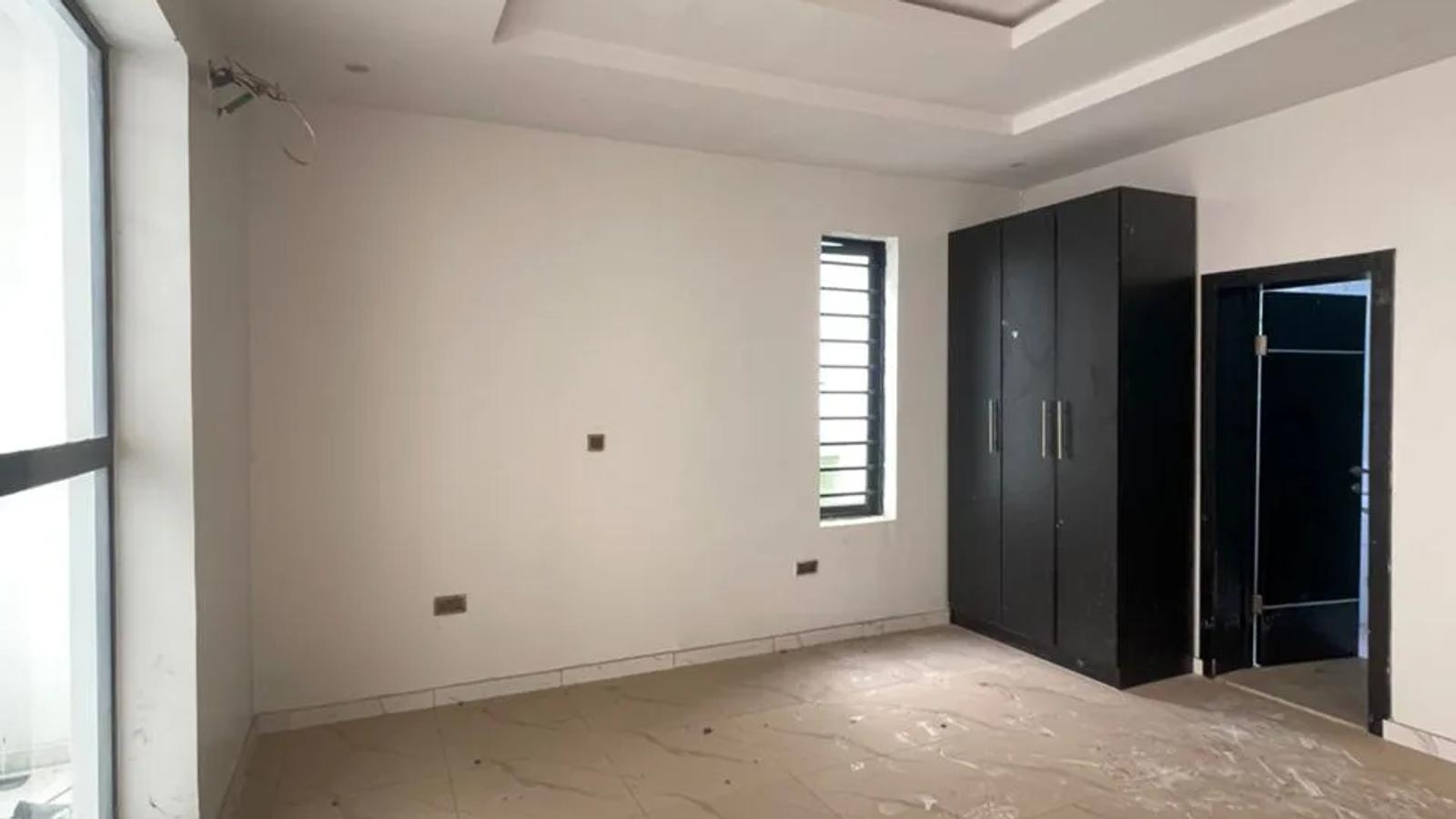 4 Bedroom Fully Detached Duplex
