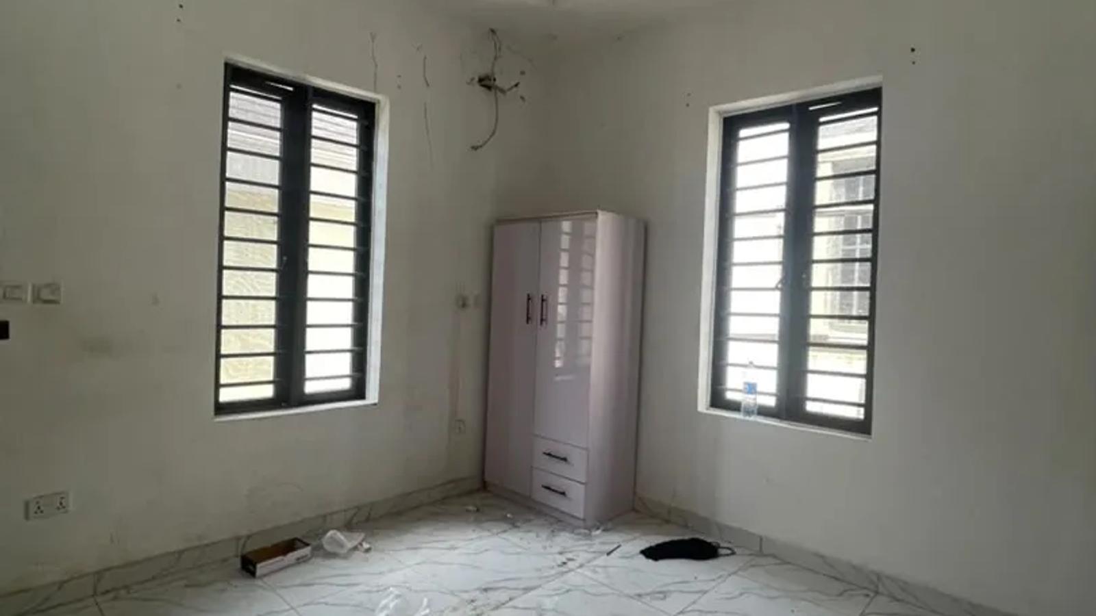 5 Bedroom Fully Detached Duplex