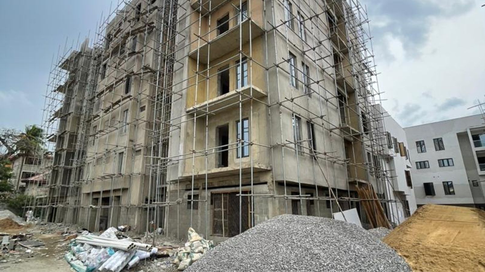 4 Bedroom Maisonettes