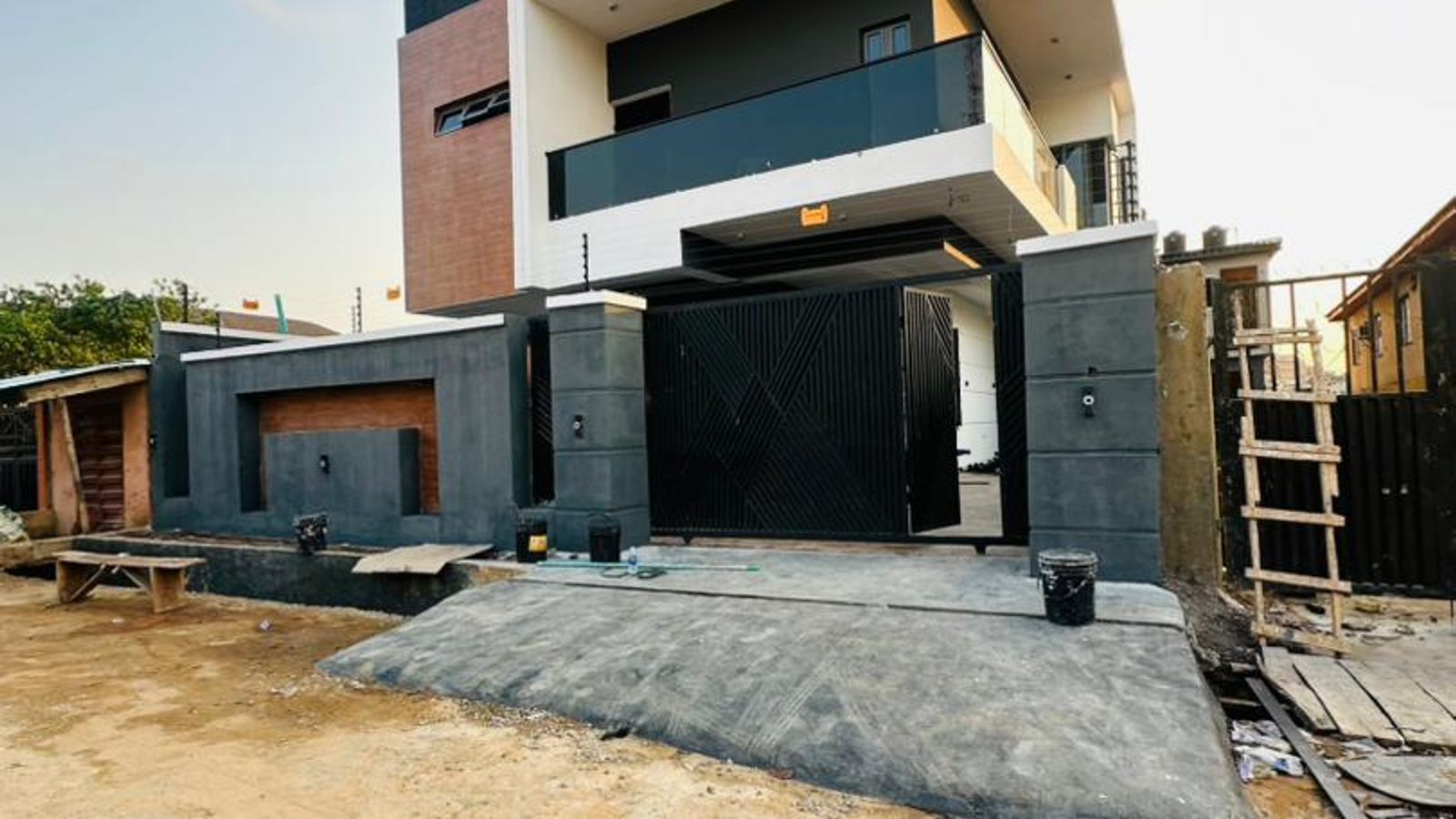 5 Bedroom Fully Detached Duplex