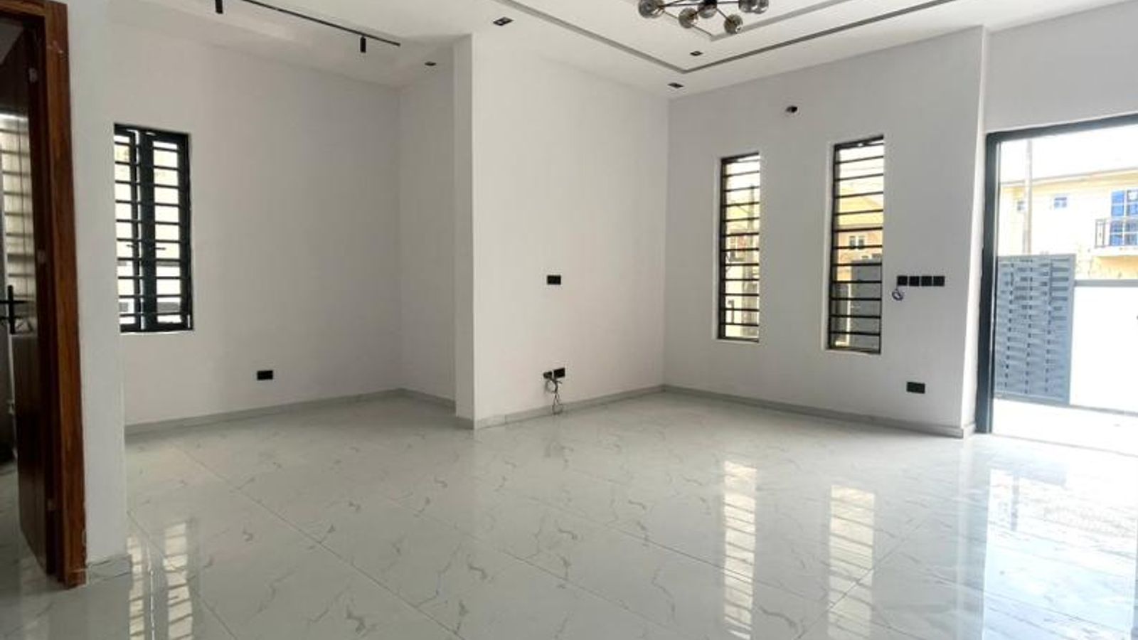 4 Bedroom Fully Detached Duplex