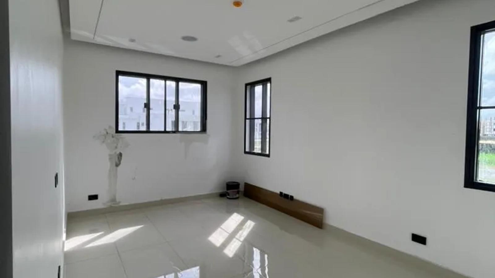 5 Bedroom Semi-Detached Duplex
