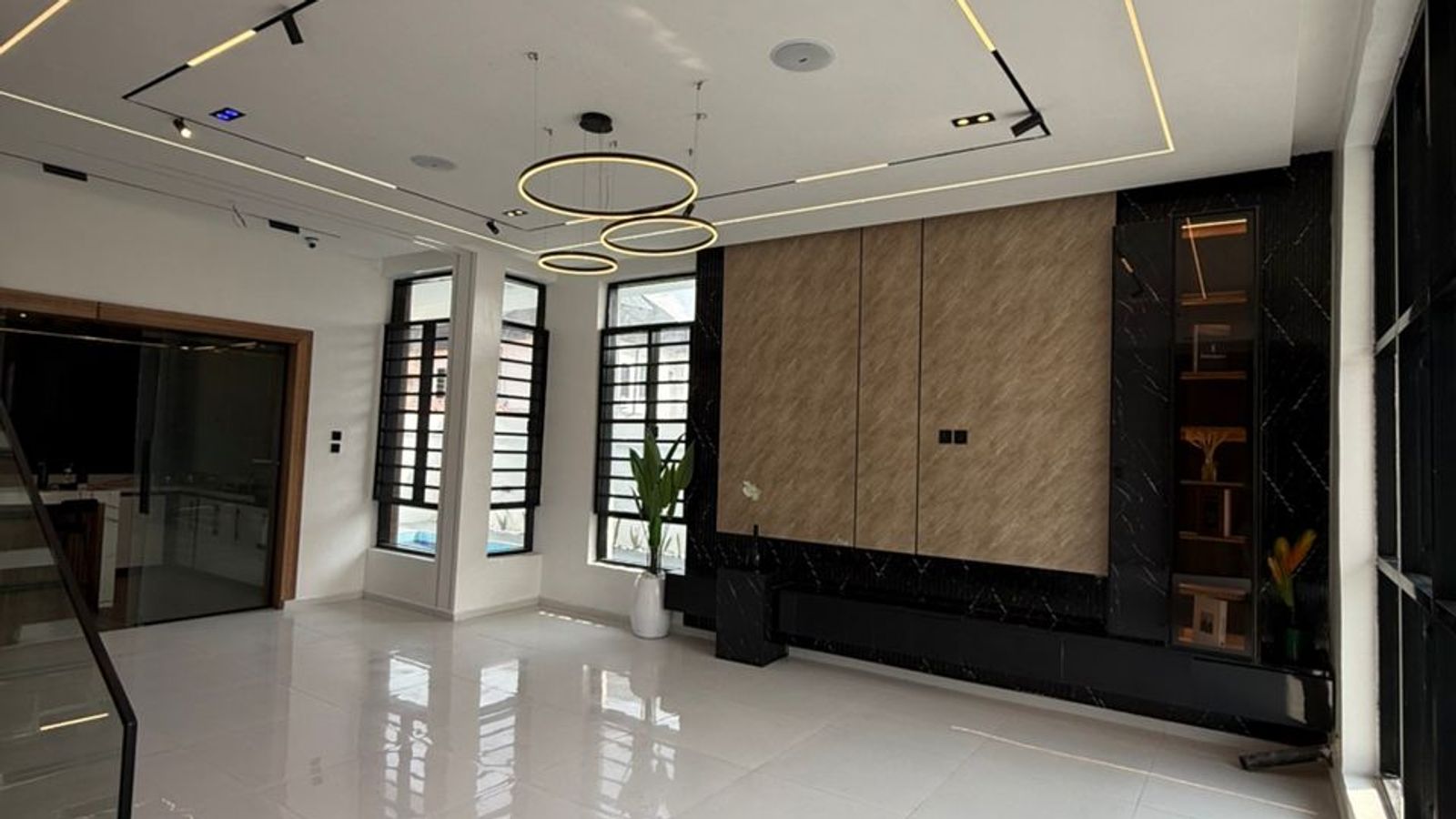 5 Bedroom Fully Detached Duplex