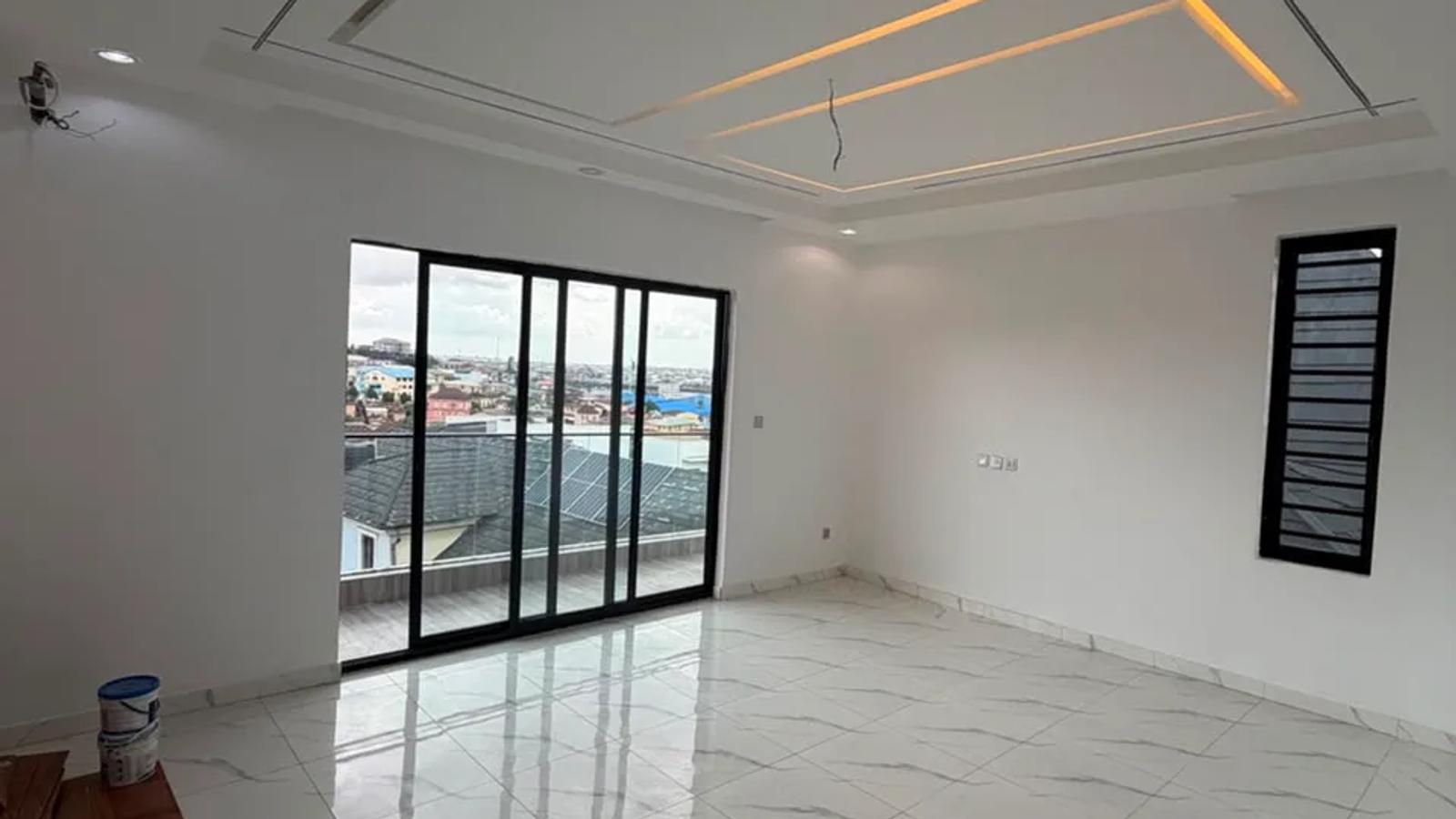 5 Bedroom Fully Detached Duplex