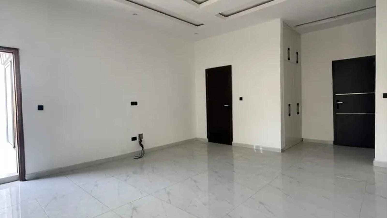 5 Bedroom Fully Detached Duplex