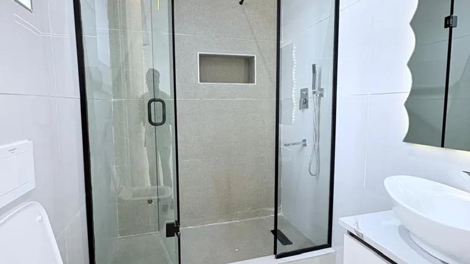 5 Bedroom Fully Detached Duplex