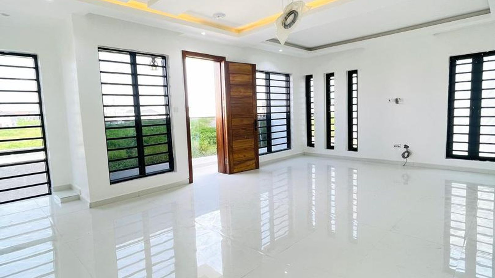 5 Bedroom Fully Detached Duplex