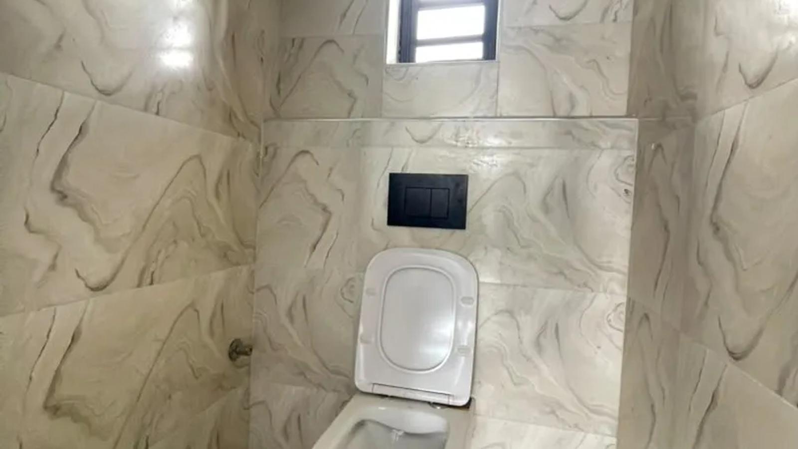 5 Bedroom Fully Detached Duplex