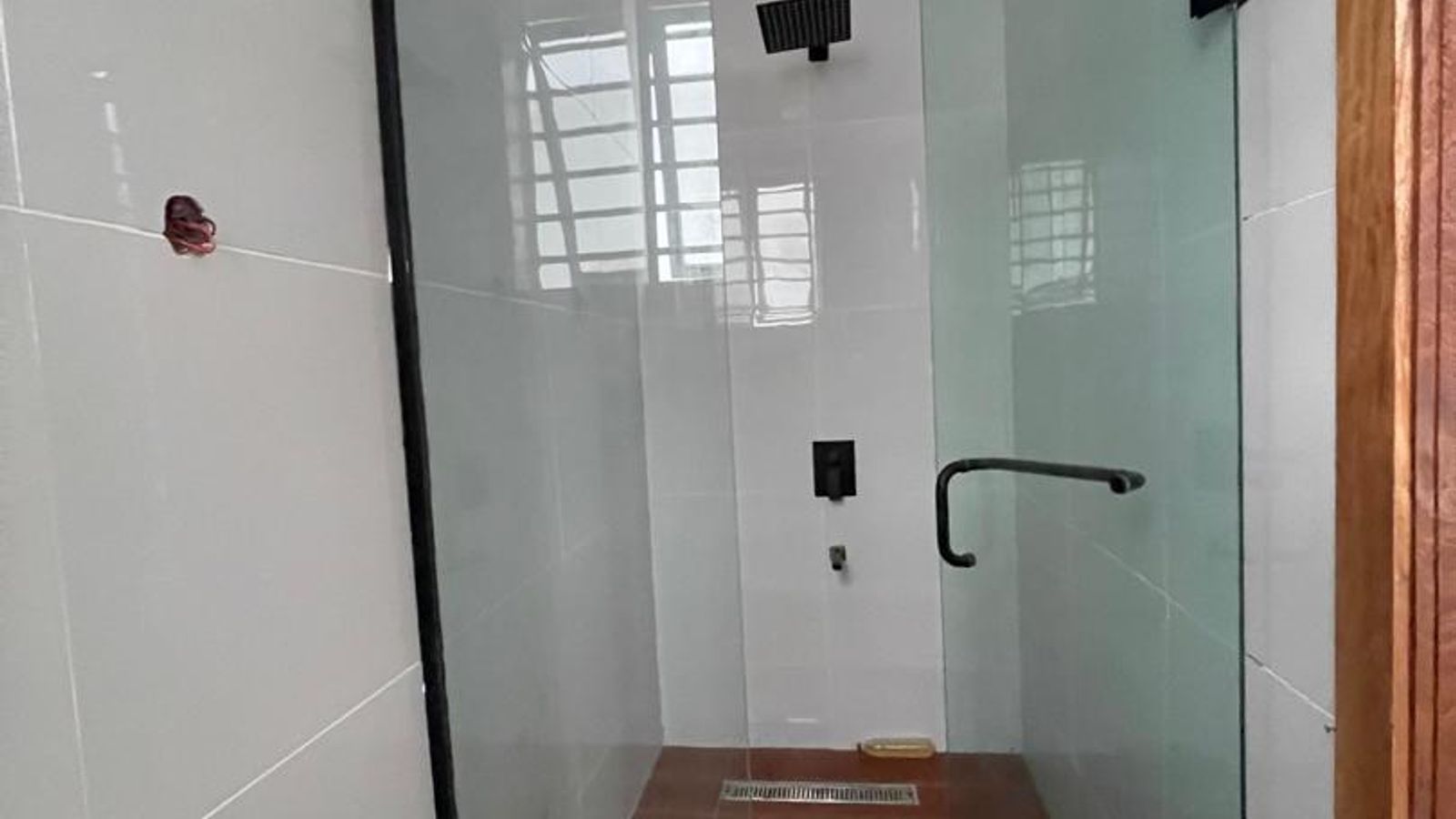 6 Bedroom Fully Detached Duplex