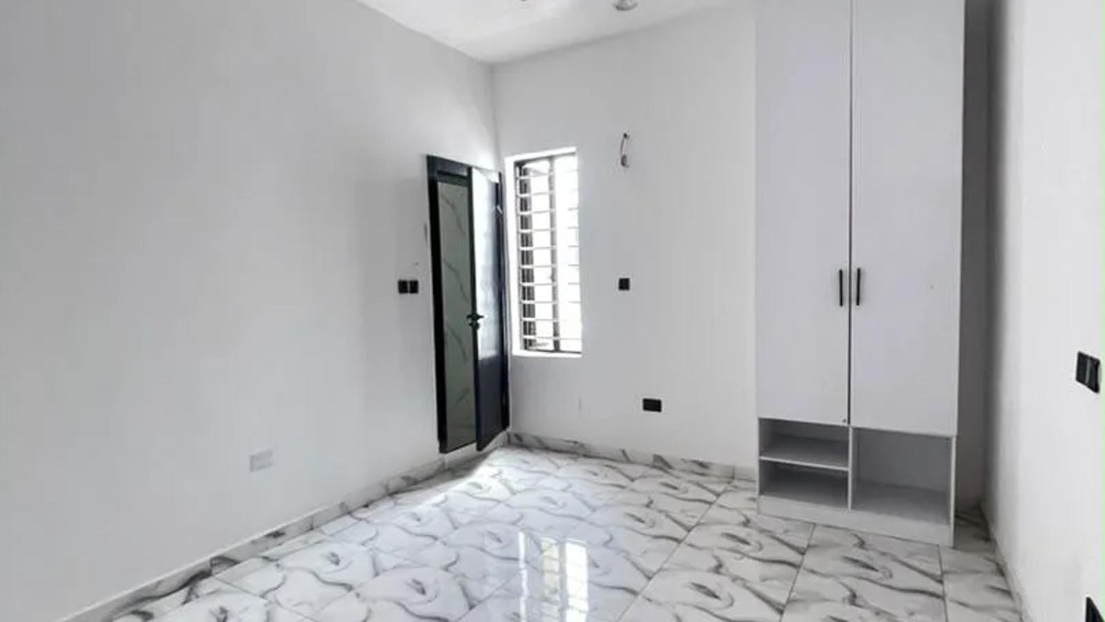 4 BEDROOM SEMI-DETACHED DUPLEX