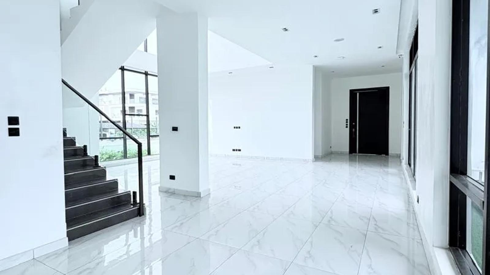 5 Bedroom Fully Detached Duplex