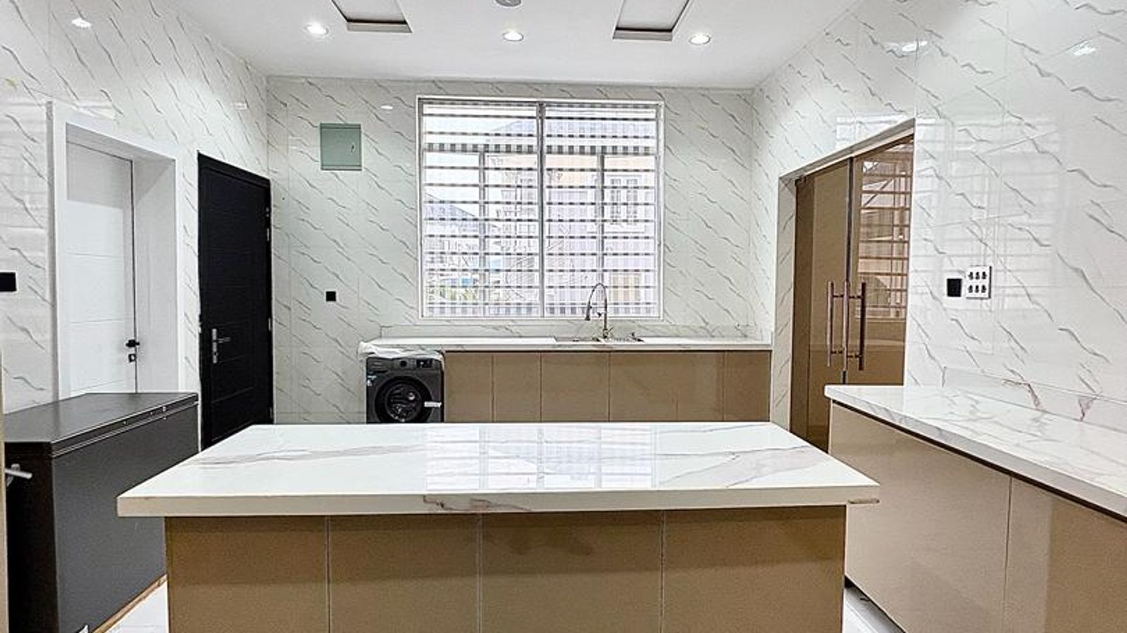 5 Bedroom Fully Detached Duplex