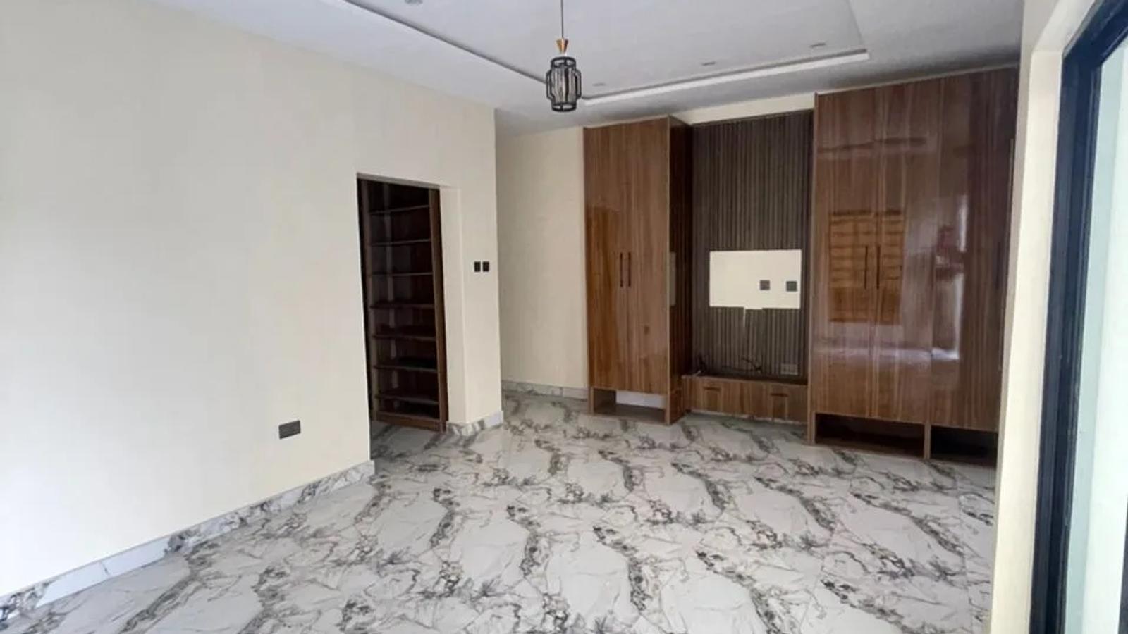 4 BEDROOM SEMI-DETACHED DUPLEX