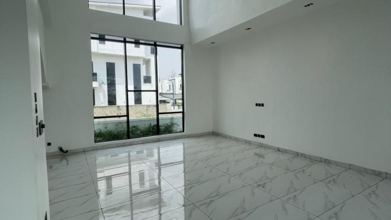 5 Bedroom Fully Detached Duplex