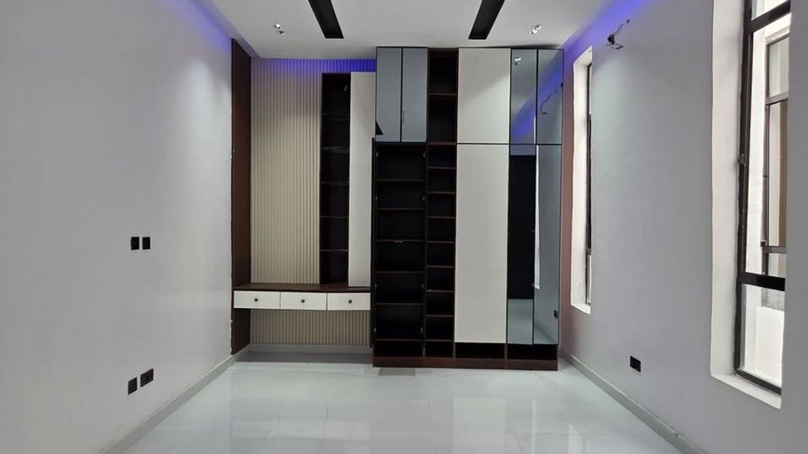 5 Bedroom Fully Detached Duplex