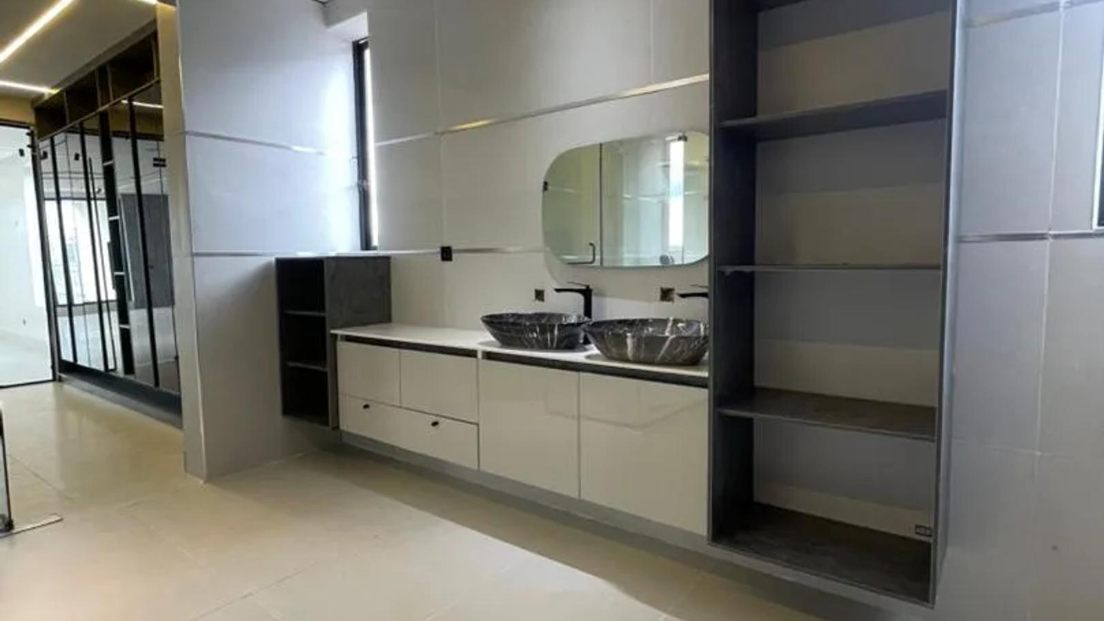 5 Bedroom Semi Detached Duplex