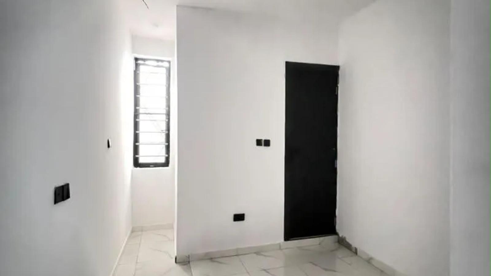 4 BEDROOM SEMI-DETACHED DUPLEX