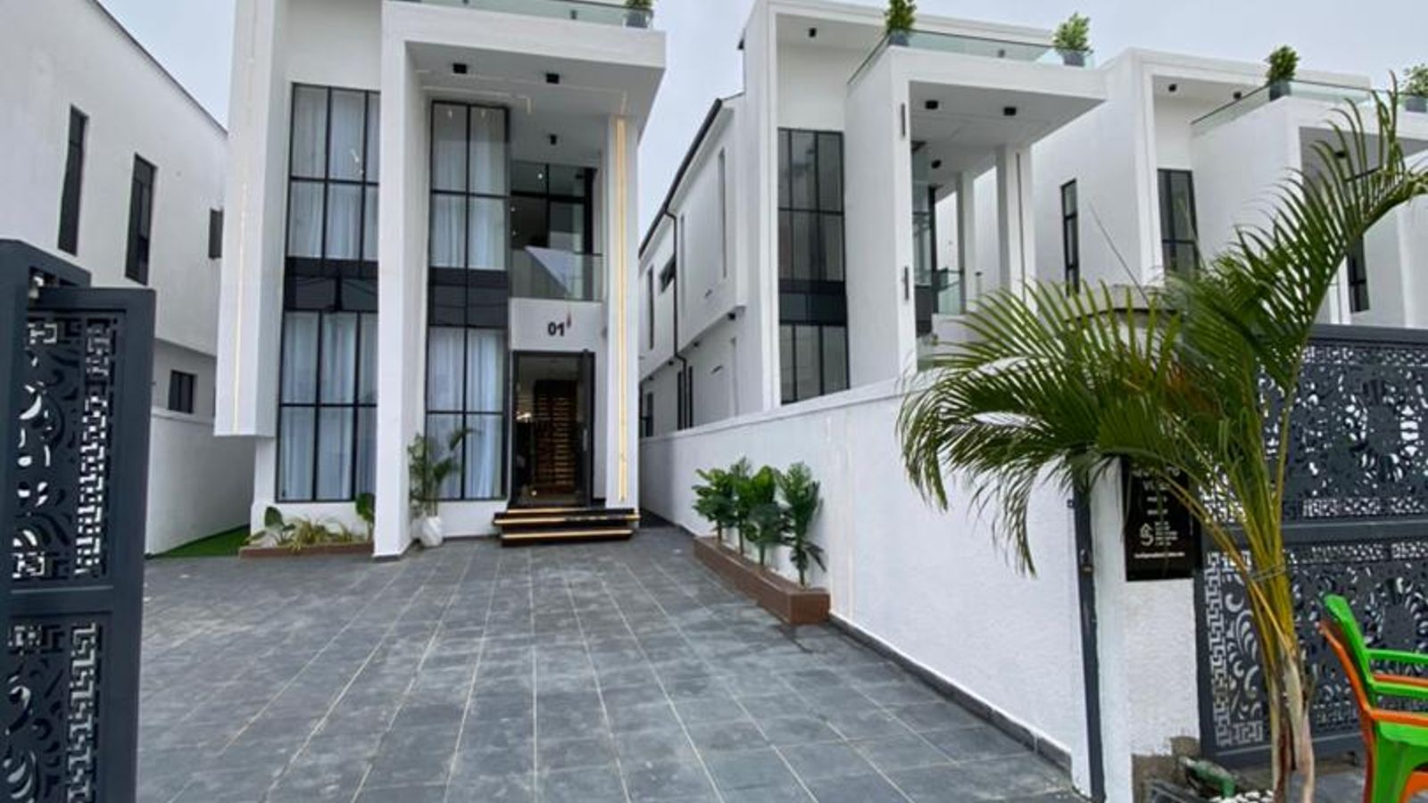 5 Bedroom Fully Detached Duplex