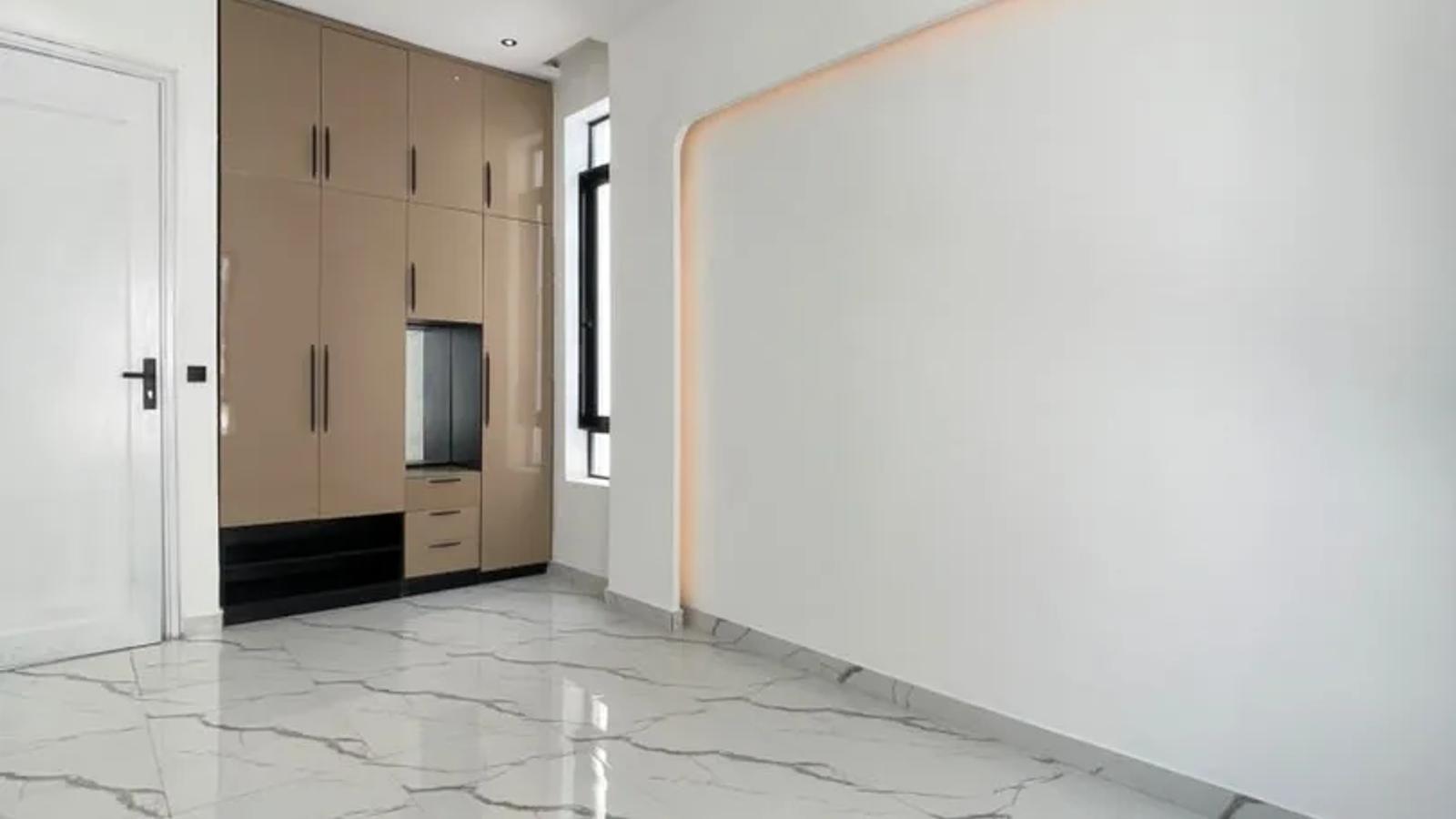4 BEDROOM FULLY DETACHED DUPLEX WITH BQ